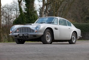 982566_Aston Martin DB6 Mark 2
