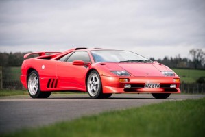 1156108_95390silvauc_1999-Lamborghini-Diablo-SV