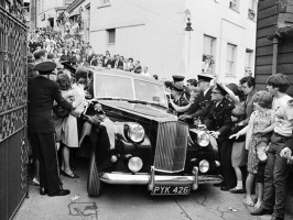 B3NFWD Beatles files 1964 The Beatles limousine gets mobbed by fans as they arrive at Futurist theatre in Scarborough