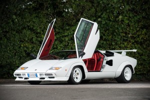 1282571_1981-lamborghini-countach-lp400-s-doors-open